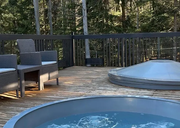 Semesterbostad Forest House